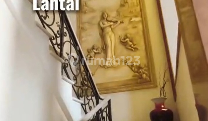 Rumah 2 Lantai Batununggal Vintage Modern Full Furnished