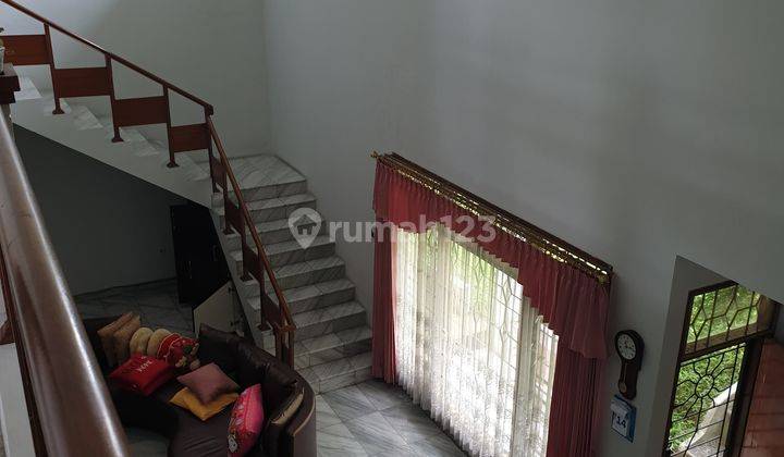 Rumah Klasik Terawat Bandung Utara Gaya Mediterania 1