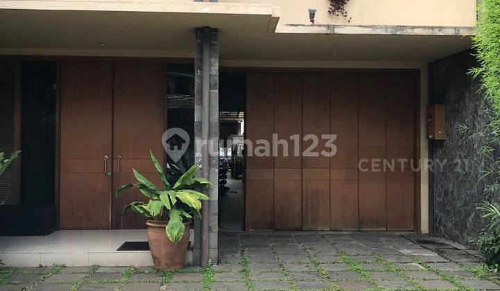 Spacious Sarijadi House, Strategic 2 Floors Bandung 2