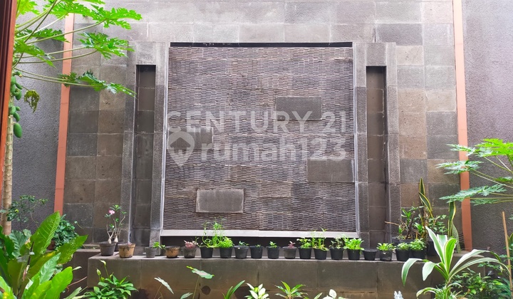 NICE HOUSE In SINGGASANA MEKAR WANGI Hook Position 2