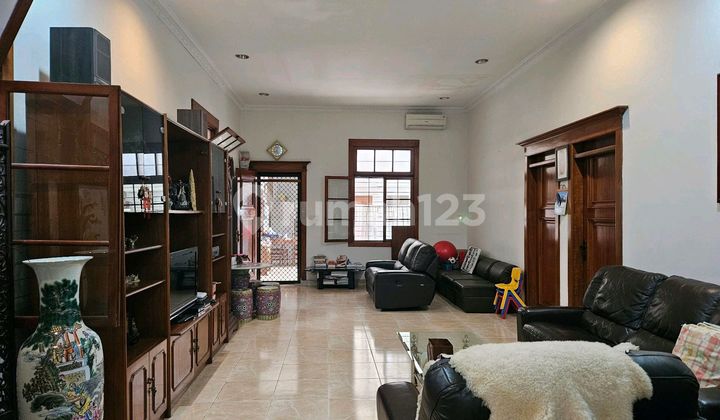 Rumah Nyaman Dan Asri Di Kawasan Wisata Kuliner Dan Factory Outlet Bandung