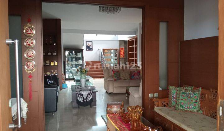 Rumah 2.5 Lantai Dadali Siap Huni Nyaman Minimalis Modern 1