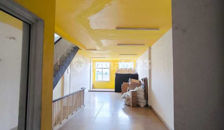 For Rent: Colosseum Shop House in Green Lake City - (UMI070)