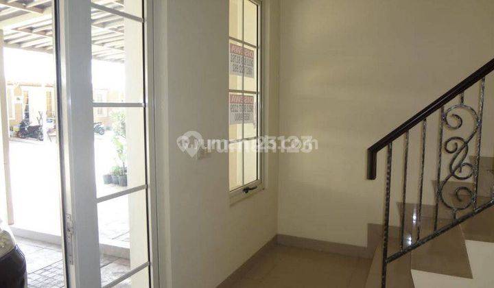 Rumah Hoek Semi Furnished di Cluster West Europe  1