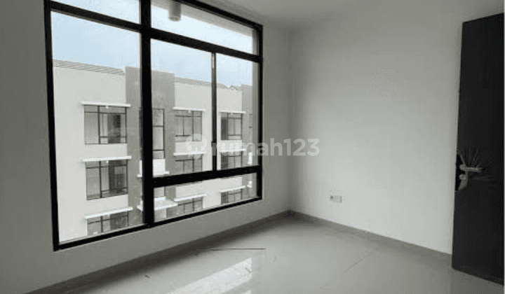 Rumah Ready Lantai 1 di Condo House Green Royal 1