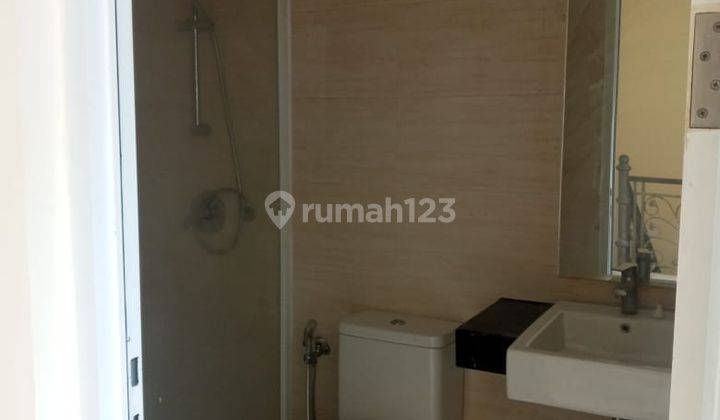 Rumah Semi Furnished Hoek Hadap Selatan di Cluster West Europe 2