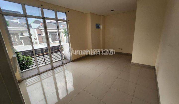 Rumah Semi Furnished Hadap Utara di Cluster Amerika Latin 1