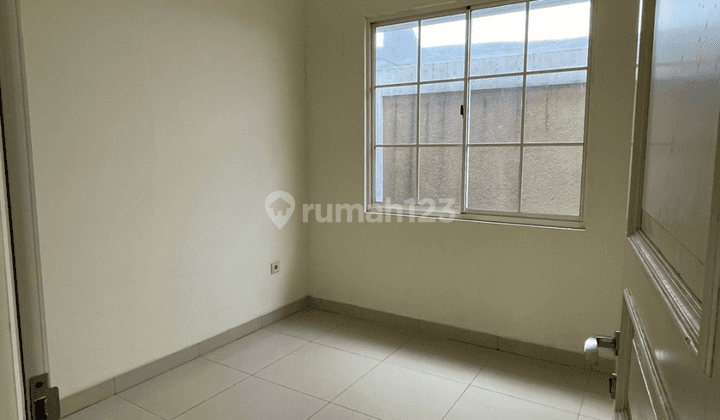 Rumah Ready Unfurnished 2 Lantai di Cluster Europe 1