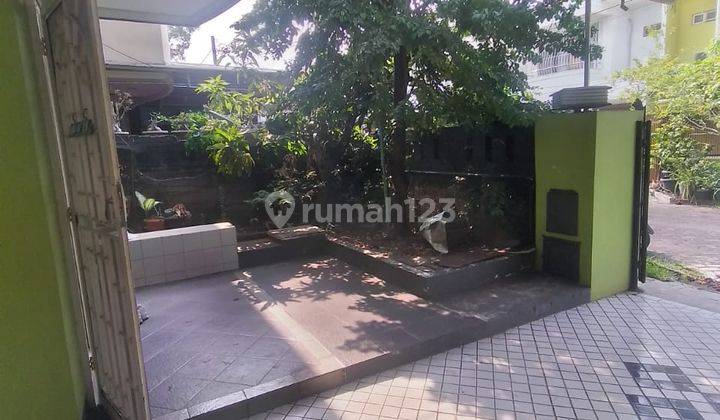 Dijual Rumah Lokasi Akses Strategis di Taman Semanan Indah 2