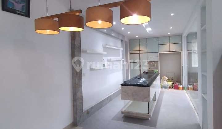 DiSewakan Rumah Fresh Renovasi Kondisi Furnished di GLC Cluster Amerika - (PW358) 