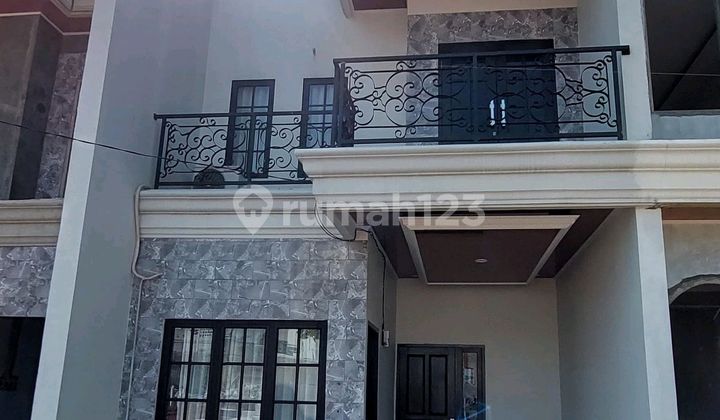 Rumah 2,5 Lantai Rooftop Dekat Tol Cijago