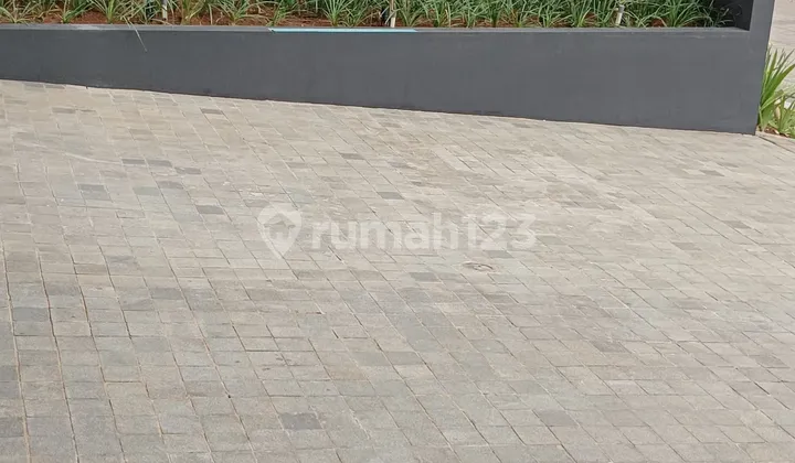 Rumah 2 1/2 Lantai dengan View Danau di Shila at Sawangan  2