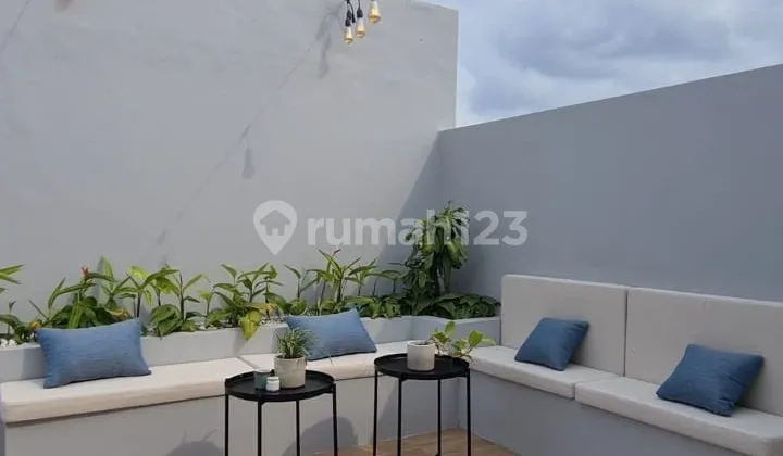 Rumah Mewah 3 Lantai di Jalan M Kahfi 1 Jakarta Selatan 2