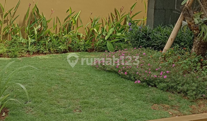 Rumah 2 1/2 Lantai di Shila at Sawangan Lake Series 2