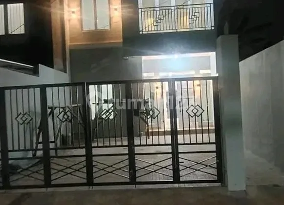 Rumah 2 Lantai di Jl kh muhasan 1, meruyung, Depok

