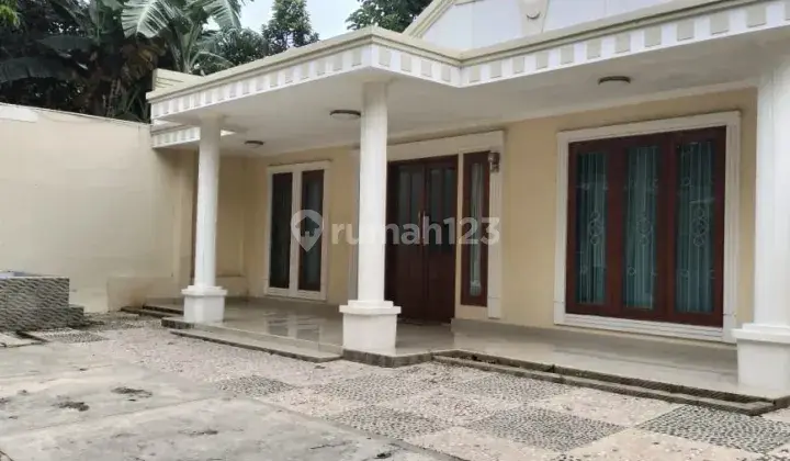 Rumah Mewah dengan halaman Luas di Jatijajar, Depok 1