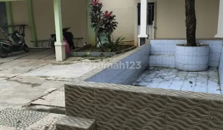 Rumah Mewah dengan halaman Luas di Jatijajar, Depok 2