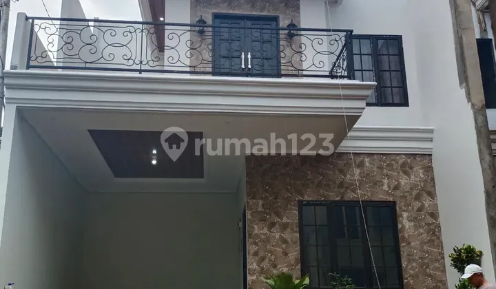 Rumah 2 1/2 Lantai di Gas alam Cimanggis, Depok