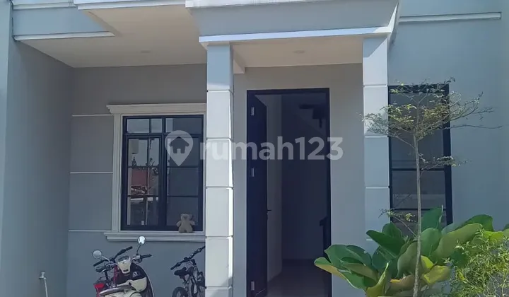 Rumah 2 Lantai di Village Amarilis Beji, Depok 2