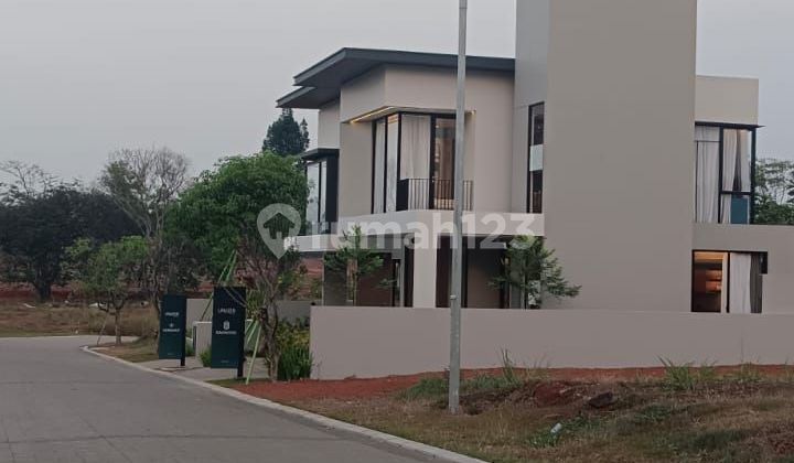 Rumah Sultan 2,5 Lantai di Shila @ Sawangan 2