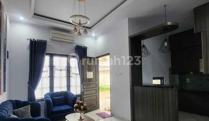 Rumah 2.5 Lantai + Rooftop di Gas Alam Cimanggis 1
