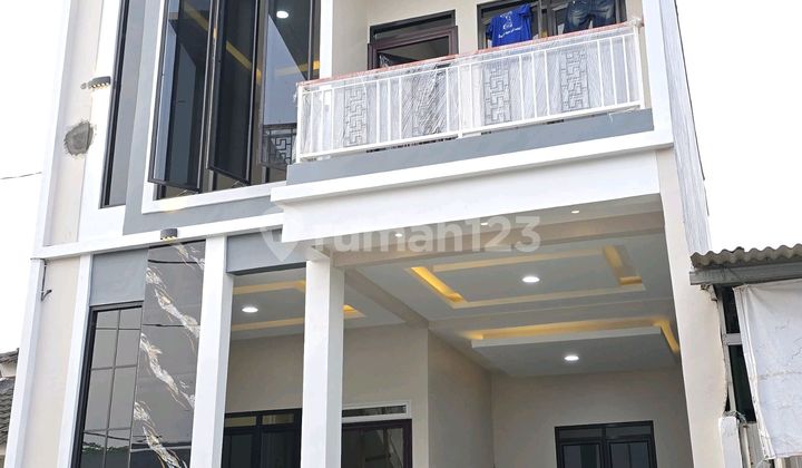 Two-Story Ready-to-Occupy House in Citra Indah City Two-Story Ready-to-Occupy House in Citra Indah City