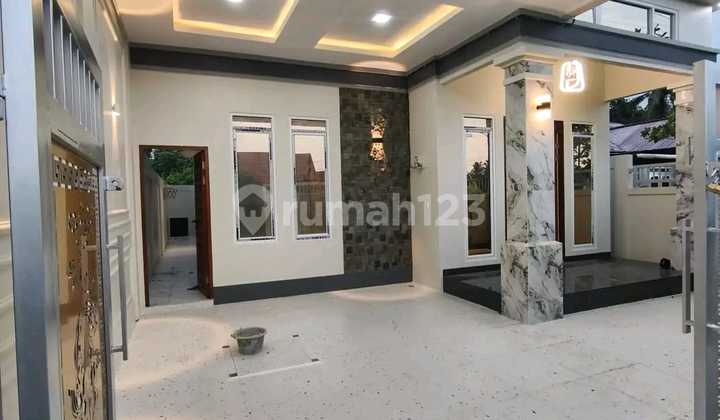 Rumah Cantik Nempel Jalan Raya Cipayung Depok Rumah Cantik Nempel Jalan Raya Cipayung Depok