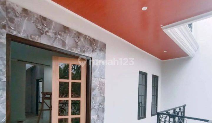 Rumah Cluster 2,5 Lantai Dekal Tol Cimanggis 2