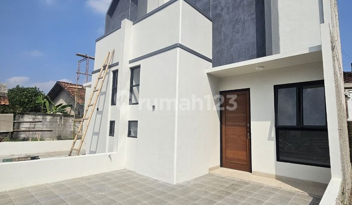 Rumah 1.5 Lantai Dekat Grand Depok City Rumah 1.5 Lantai Dekat Grand Depok City