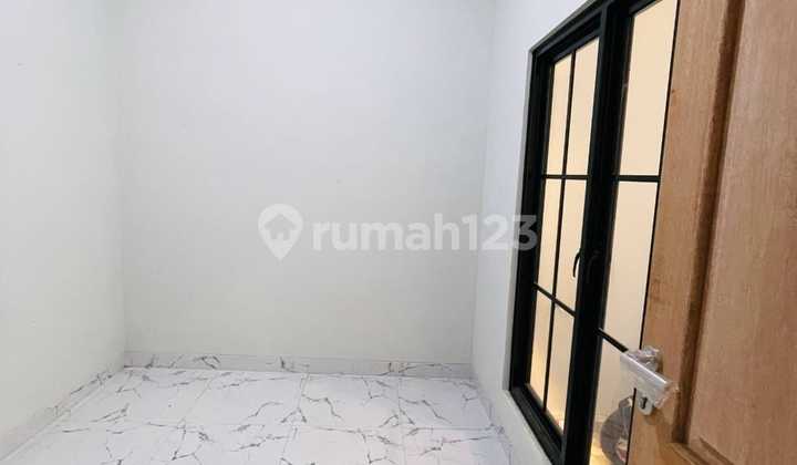Rumah Mewah 2 Lantai Dekat Stasiun Depok Rumah Mewah 2 Lantai Dekat Stasiun Depok