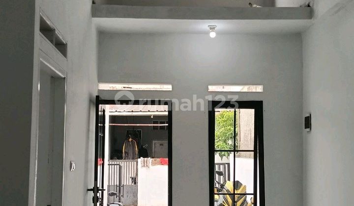 Rumah Akses 2 Mobil Dekat Perkotaan