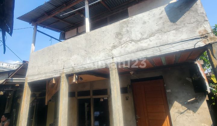 Rumah Jalan Selat Bali Gang Bersatu Pontianak Utara
