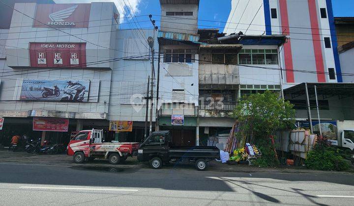 Ruko di Jalan Sisimangaraja, Pontianak Kota 1