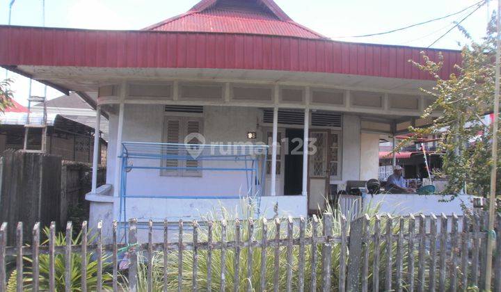 Rumah Jalan Merdeka Pertigaan Gang Cendana 8, Pontianak Barat 1