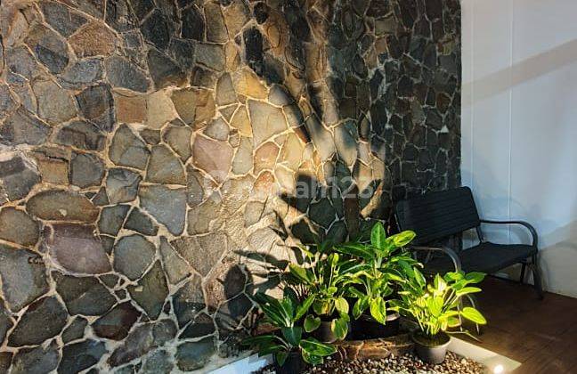 Rumah Cantik 2 Lantai Siap Huni di Dalam Kompleks Lebak Bulus 1