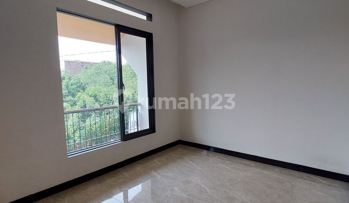 Dijual Rumah Baru 2 Lantai Lokasi Straregis Di Mampang Depok 2