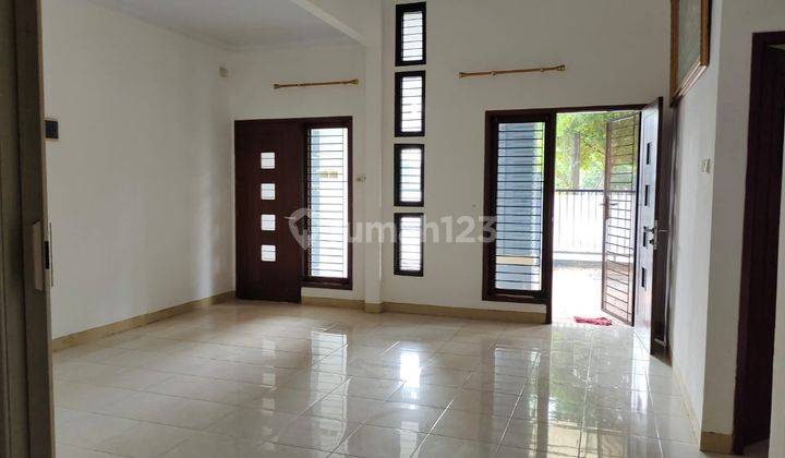Rumah di Cluster Aralia Harapan Indah 2 Bekasi 11