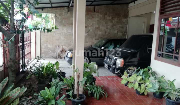 Rumah Lokasi Strategis Dekat dengan Fasilitas Bintaro Jaya 2