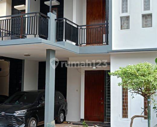 Rumah Cantik 2 Lantai Siap Huni dan Strategis @Kreo, Larangan 1