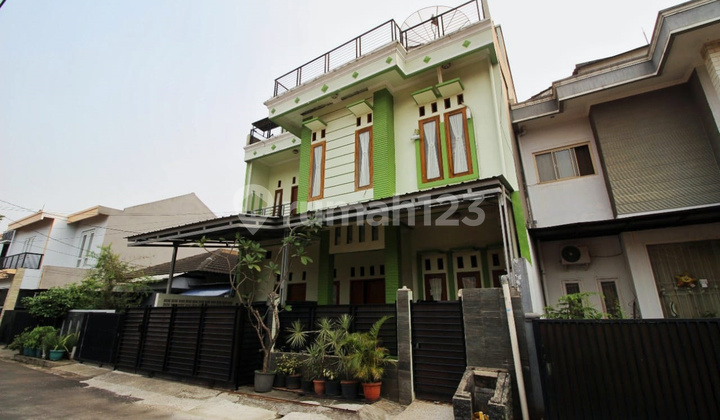 Rumah 3 Lantai Siap Huni Dan Lokasi Strategis Dekat Universitas Pembangunan Jaya Bintaro 2