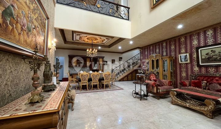 Rumah Mewah Pool, Hook Siap Huni dengan Hunian Nyaman dan Asri @Bintaro