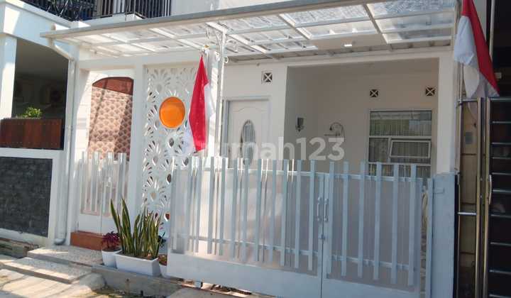 Rumah dengan Bangunan Baru Strategis dekat dengan STAN Bintaro. Rumah dengan Bangunan Baru Strategis dekat dengan STAN Bintaro.