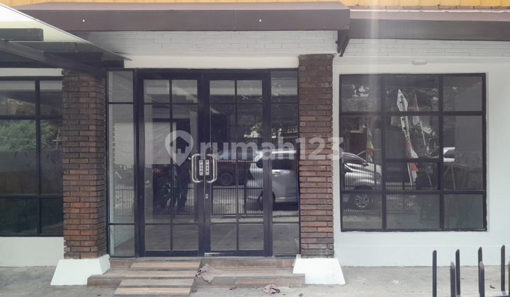 Coconut Kopyor Raya House, Kelapa Gading; ready for culinary business.