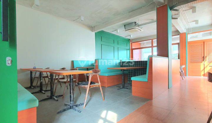 Ruko hoek 2 lantai siap pakai untuk cafe/resto di Bukit Gading Indah depan Gading Kirana, Kelapa Gading  2