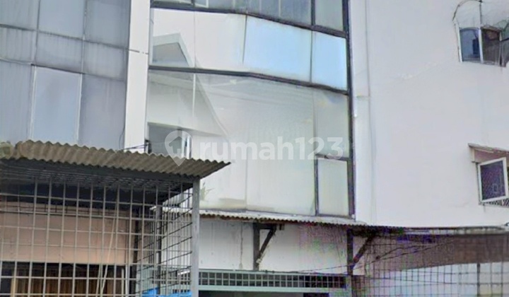 Ruko di Lokasi Strategis Gunung Sahari, Senen / Bungur / Kemayoran. dengan Etalase / Display Kaca untuk Memamerkan Produk di Lantai 2 Depan