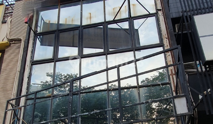 Ruang Usaha Harga Terjangkau di Lokasi Strategis di Boulevard Raya, Kelapa Gading Luas 4,5X16m2, Disewakan Per Lantai Ruang Usaha Harga Terjangkau di Lokasi Strategis di Boulevard Raya, Kelapa Gading Luas 4,5X16m2, Disewakan Per Lantai