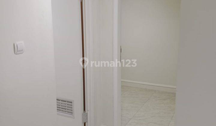 foto lainnya rumah camden house residence, kembangan,
