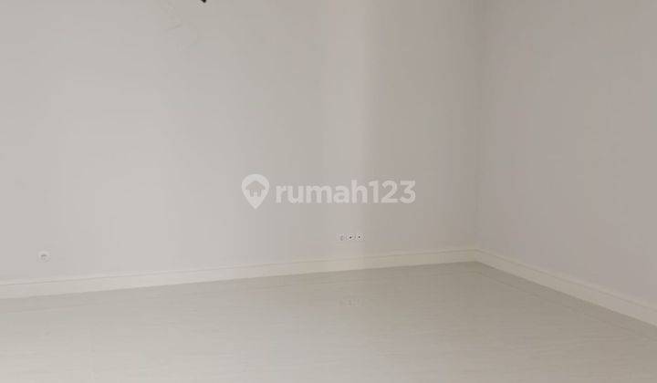 foto lainnya rumah camden house residence, kembangan,