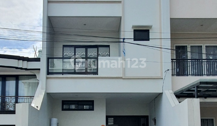 Beautiful In White.... Rumah 100% Baru, Modern Minimalis, di Cluster Gading Pandawa, Kelapa Gading