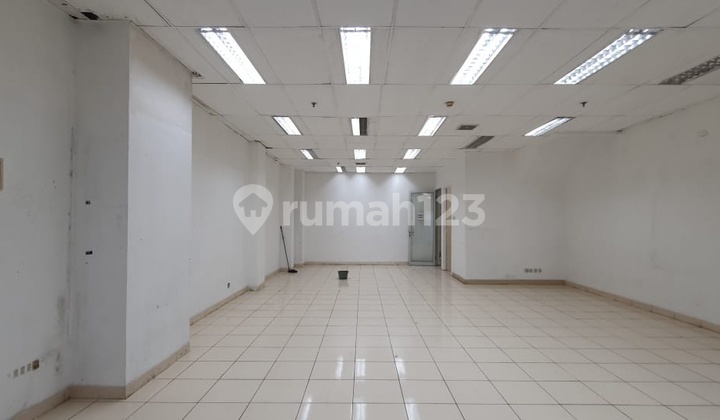 Jarang Ada, Ruko 2 Lantai Lebar 7. Luas, Rapih, Siap Pakai. di Bawah French Walk Tower Evian, Moi, Kelapa Gading Jarang Ada, Ruko 2 Lantai Lebar 7. Luas, Rapih, Siap Pakai. di Bawah French Walk Tower Evian, Moi, Kelapa Gading